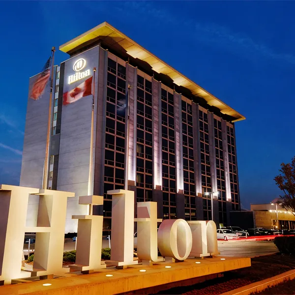 Hilton Toronto Airport Hotel & Suites exterior