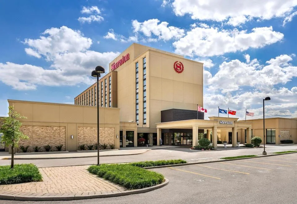 Sheraton Toronto Airport Hotel & Conference Centre exterior